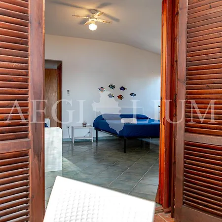 Giglio Rosso 1 アパート